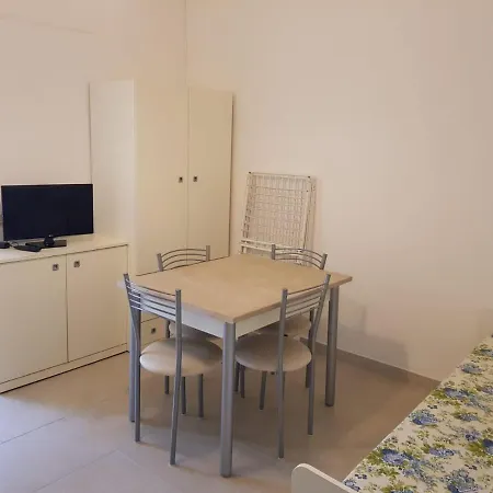 Aparthotel Centro Vacanze Lido Smeraldo à Frigole Extérieur photo